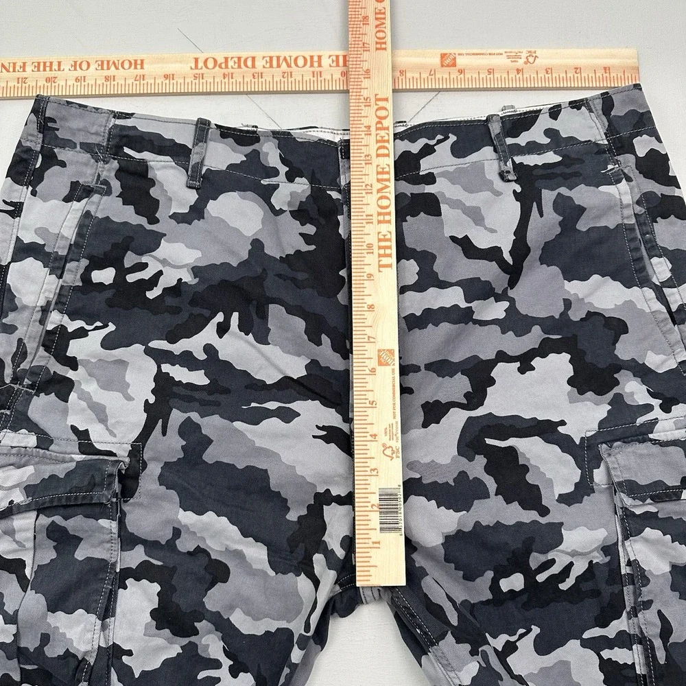 Y2K Levi's Camo Cargo Pants Mens 40x32 Gray Black Straight Fit Cotton Skater